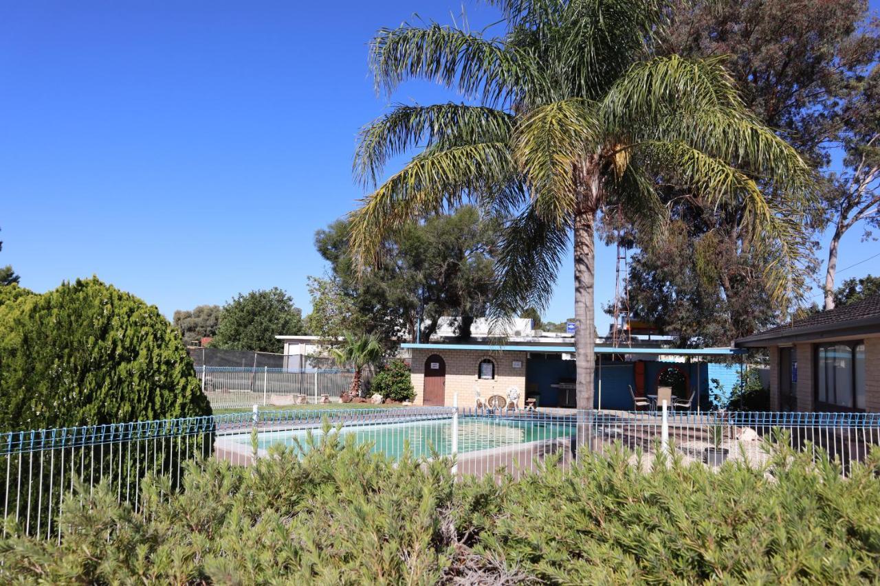 Capri Motel Balranald Exterior foto
